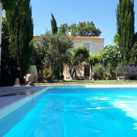 Le Mas du Chemin : mas typique des Alpilles Paradou Extérieur photo