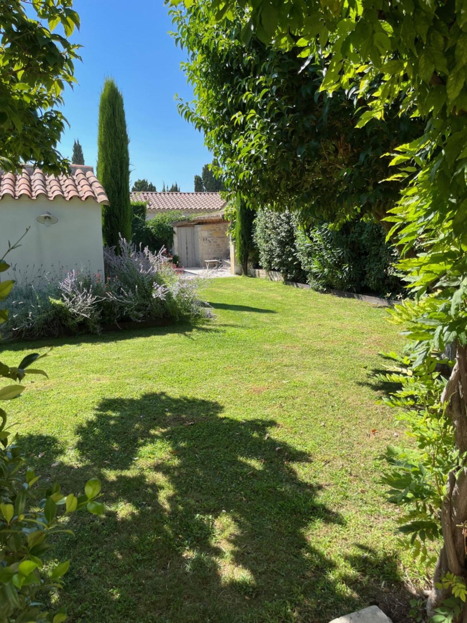 Le Mas du Chemin : mas typique des Alpilles Paradou Extérieur photo